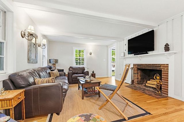 49 Ashcroft Rd, Sharon, MA 02067