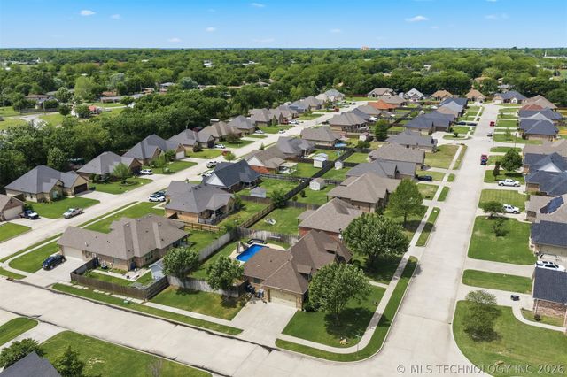 412 Wandering, Ardmore, OK 73401
