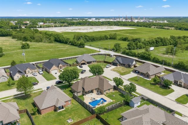 412 Wandering, Ardmore, OK 73401