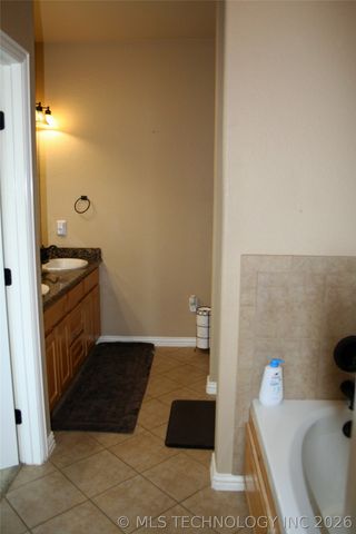 412 Wandering, Ardmore, OK 73401