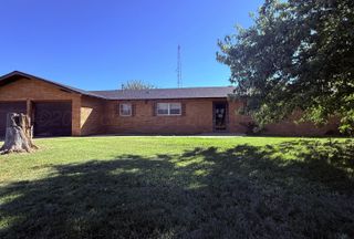 613 S Pearl Street, Stratford, TX 79084