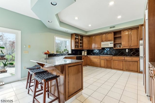 4 Lisa Ct, Millstone Twp., NJ 08510