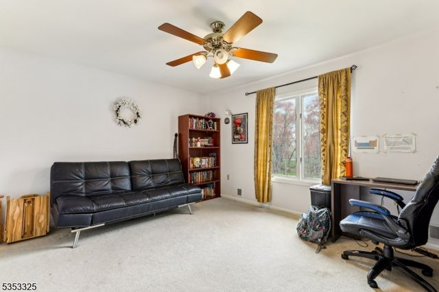 4 Lisa Ct, Millstone Twp., NJ 08510