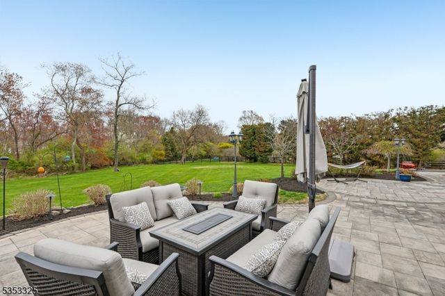 4 Lisa Ct, Millstone Twp., NJ 08510