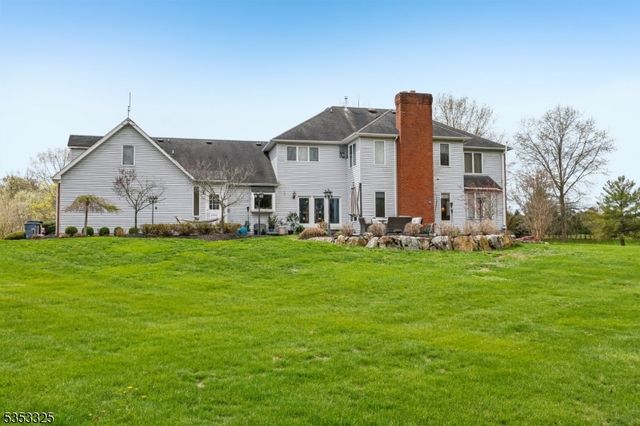 4 Lisa Ct, Millstone Twp., NJ 08510