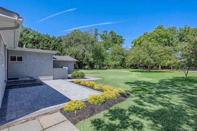 511 Montauk Highway, East Moriches, NY 11940