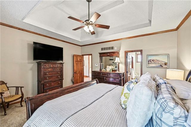 11425 W 177TH Terrace, Overland Park, KS 66062