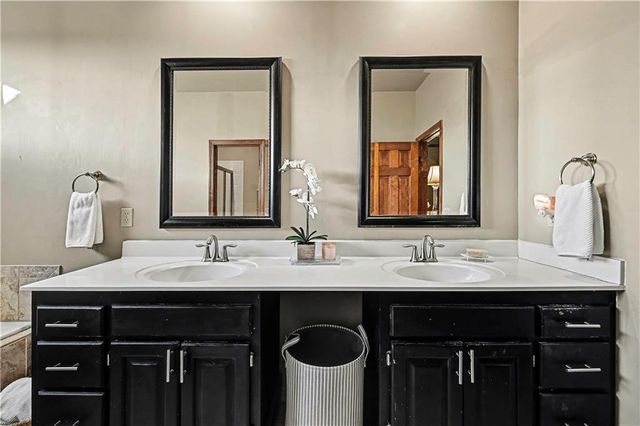 11425 W 177TH Terrace, Overland Park, KS 66062