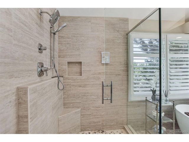 4 Red Tail Dr, Highlands Ranch, CO 80126