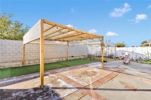 17850 Avery, Adelanto, CA 92301