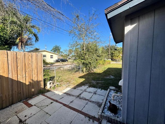 8761 40th Terrace N 1, Palm Beach Gardens, FL 33410