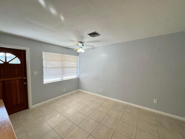 8761 40th Terrace N 1, Palm Beach Gardens, FL 33410