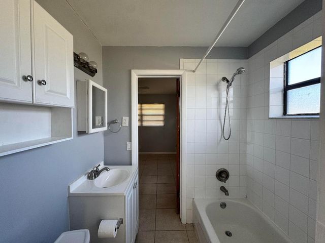 8761 40th Terrace N 1, Palm Beach Gardens, FL 33410