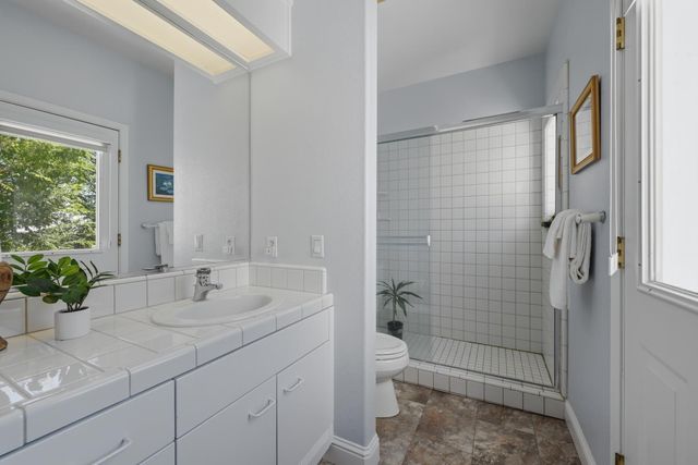 70 Whittington Dr, Newcastle, CA 95658