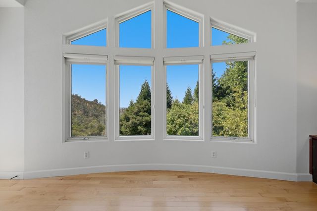 70 Whittington Dr, Newcastle, CA 95658