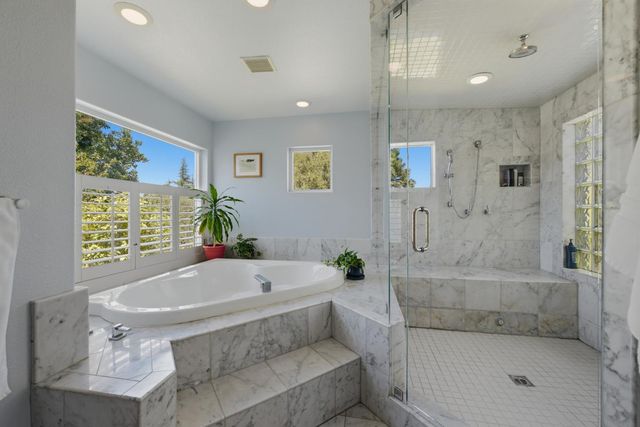 70 Whittington Dr, Newcastle, CA 95658