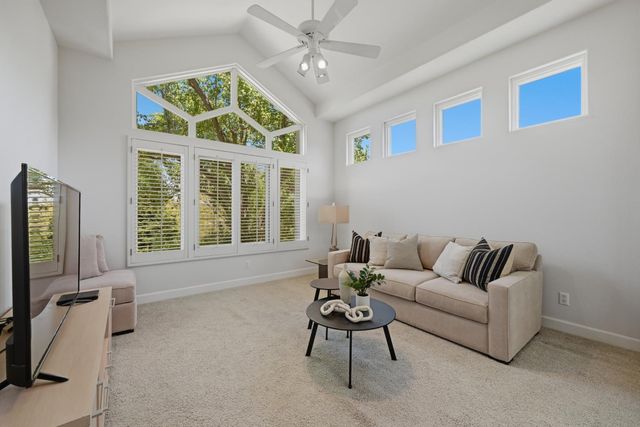 70 Whittington Dr, Newcastle, CA 95658
