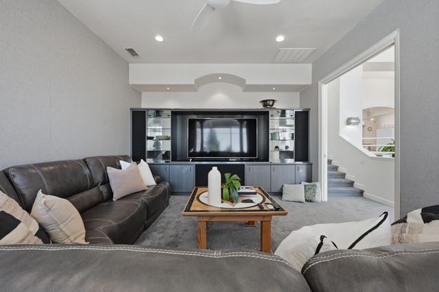 70 Whittington Dr, Newcastle, CA 95658