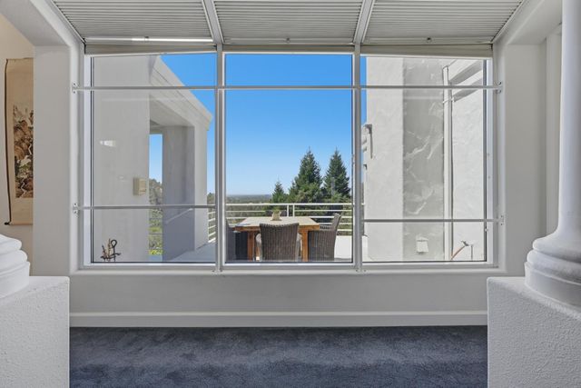 70 Whittington Dr, Newcastle, CA 95658