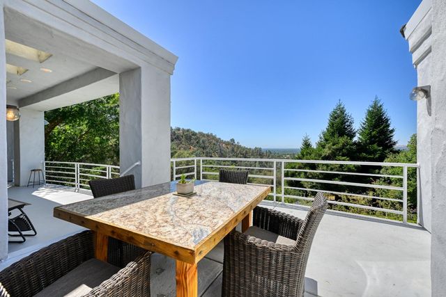 70 Whittington Dr, Newcastle, CA 95658