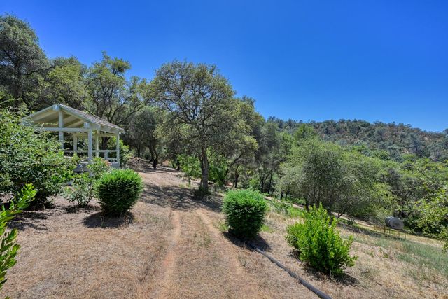 70 Whittington Dr, Newcastle, CA 95658