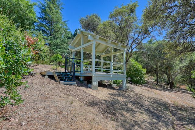 70 Whittington Dr, Newcastle, CA 95658
