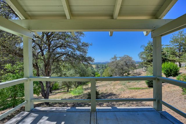 70 Whittington Dr, Newcastle, CA 95658