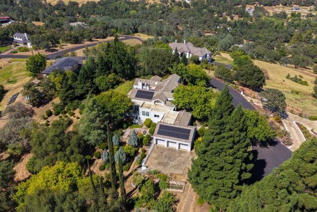 70 Whittington Dr, Newcastle, CA 95658