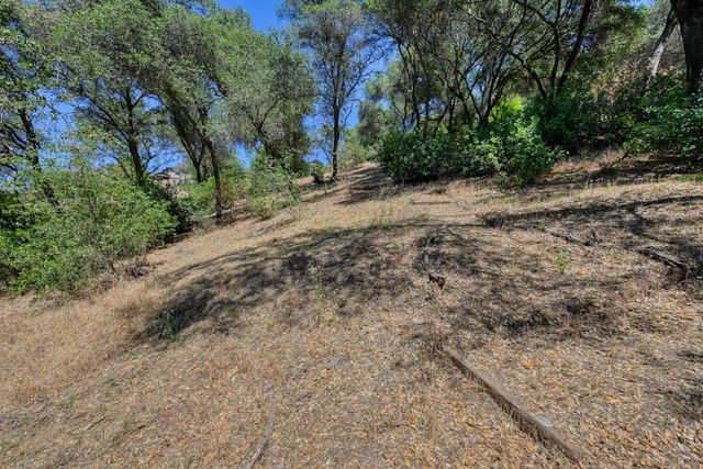 70 Whittington Dr, Newcastle, CA 95658