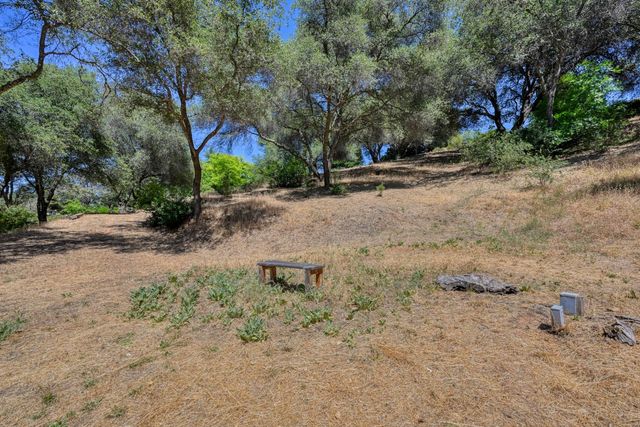 70 Whittington Dr, Newcastle, CA 95658