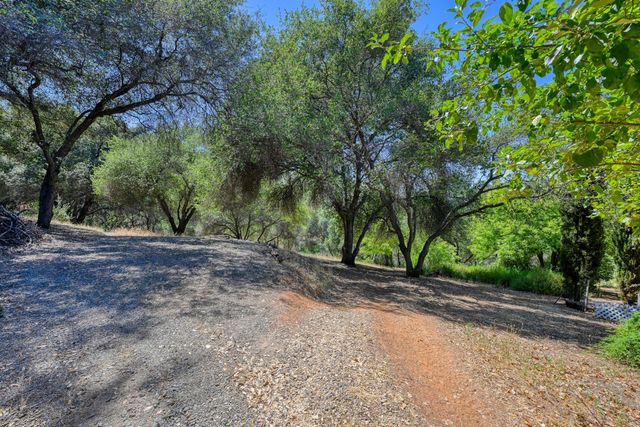 70 Whittington Dr, Newcastle, CA 95658