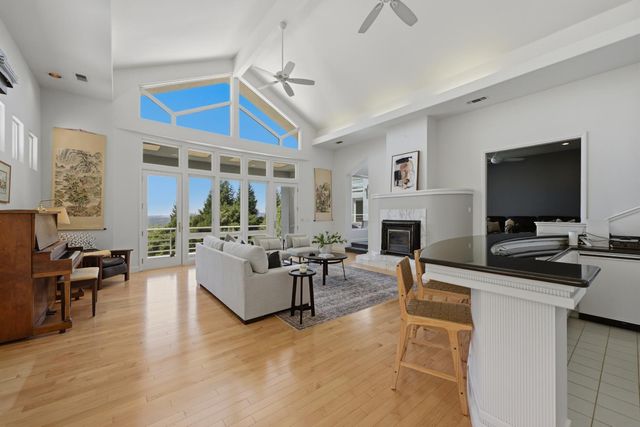 70 Whittington Dr, Newcastle, CA 95658