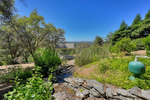 70 Whittington Dr, Newcastle, CA 95658