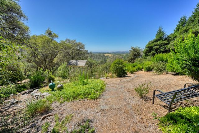 70 Whittington Dr, Newcastle, CA 95658