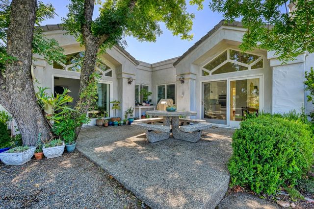 70 Whittington Dr, Newcastle, CA 95658
