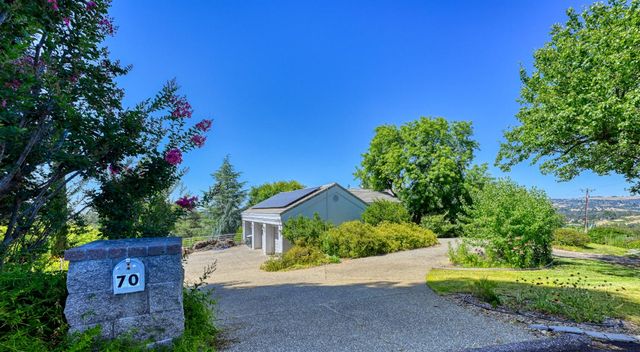 70 Whittington Dr, Newcastle, CA 95658