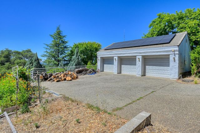 70 Whittington Dr, Newcastle, CA 95658