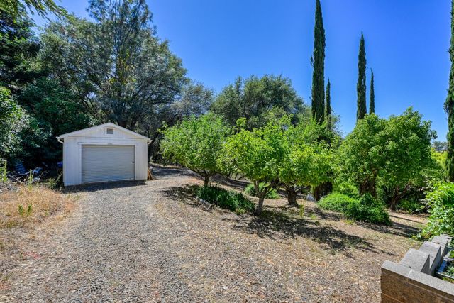 70 Whittington Dr, Newcastle, CA 95658