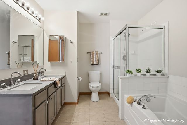 1993 Yasgur Drive, Woodstock, IL 60098