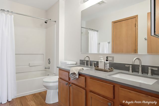 1993 Yasgur Drive, Woodstock, IL 60098