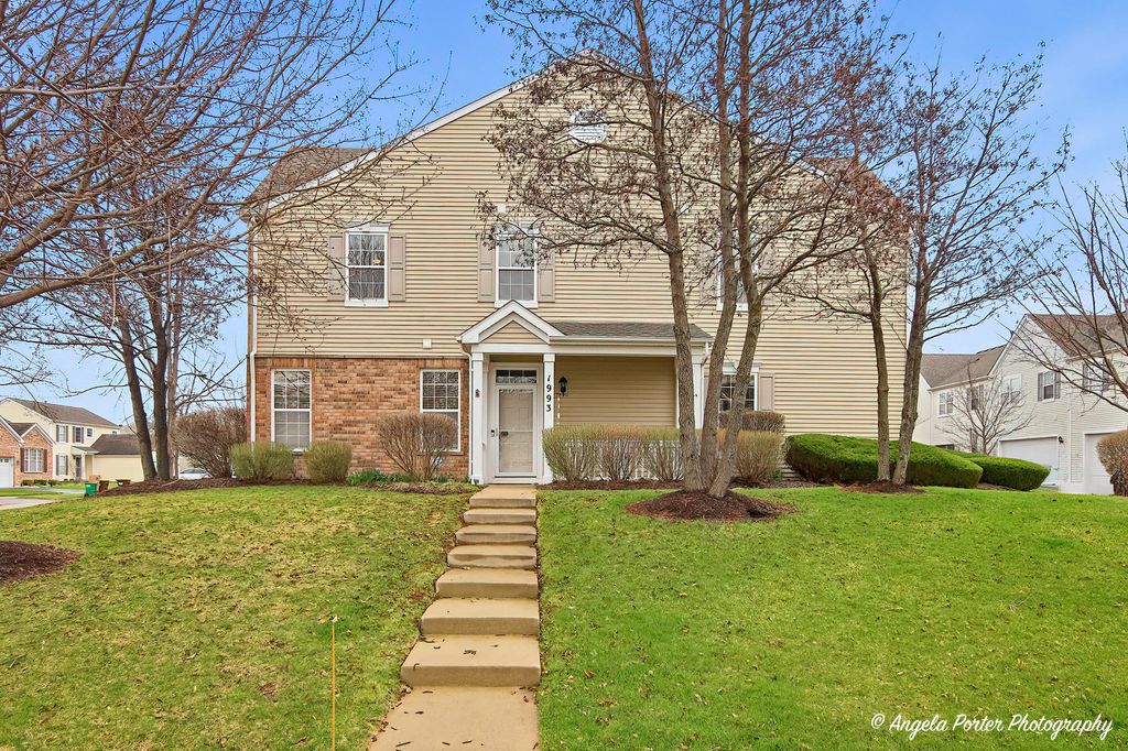 1993 Yasgur Drive, Woodstock, IL 60098