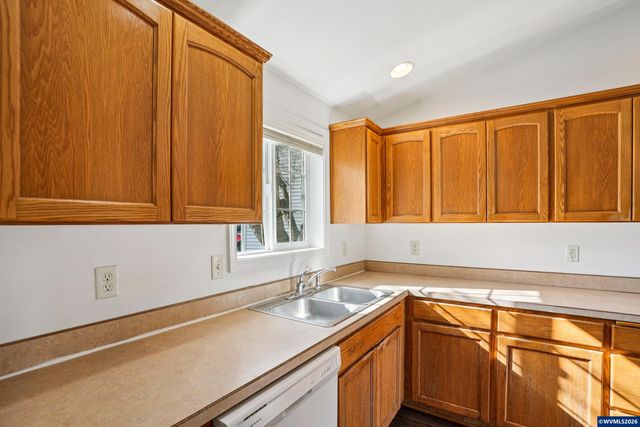 2315 SW Hannah Cir, Mcminnville, OR 97128