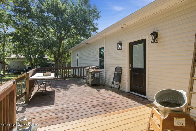 6043 Holly Drive, Bay Saint Louis, MS 39520
