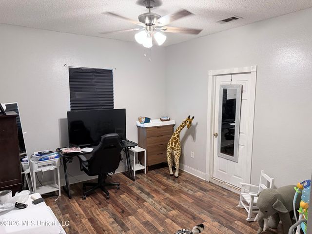 6043 Holly Drive, Bay Saint Louis, MS 39520