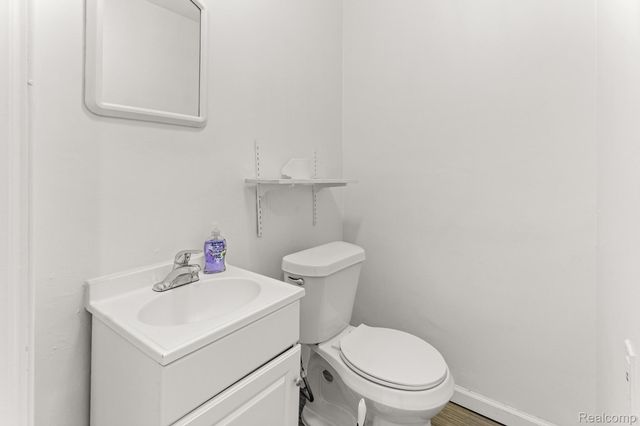 15324 Michigan Avenue, Dearborn, MI 48126