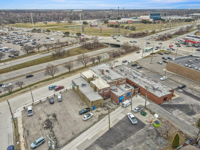 15324 Michigan Avenue, Dearborn, MI 48126