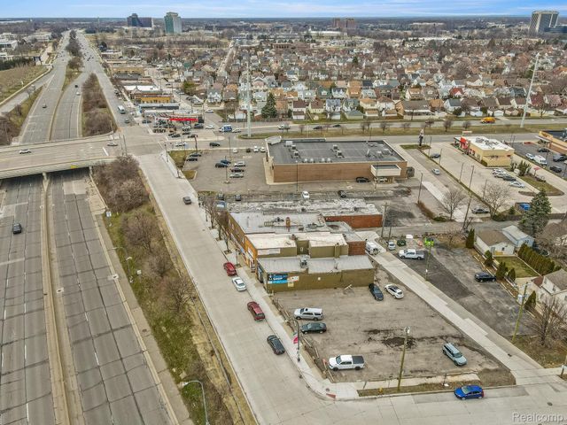 15324 Michigan Avenue, Dearborn, MI 48126