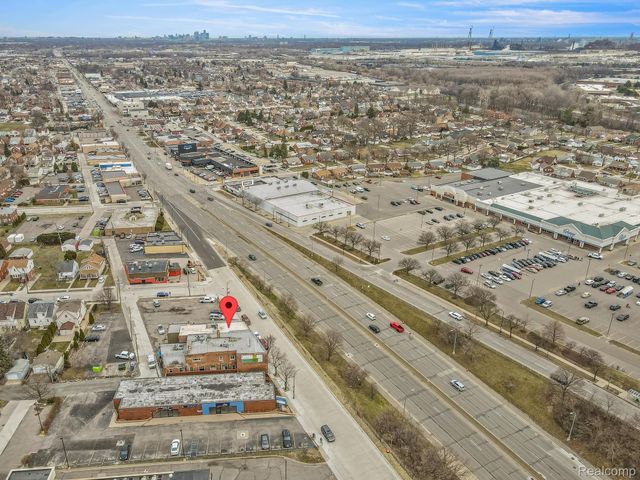 15324 Michigan Avenue, Dearborn, MI 48126