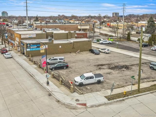 15324 Michigan Avenue, Dearborn, MI 48126