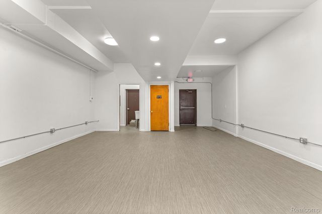 15324 Michigan Avenue, Dearborn, MI 48126